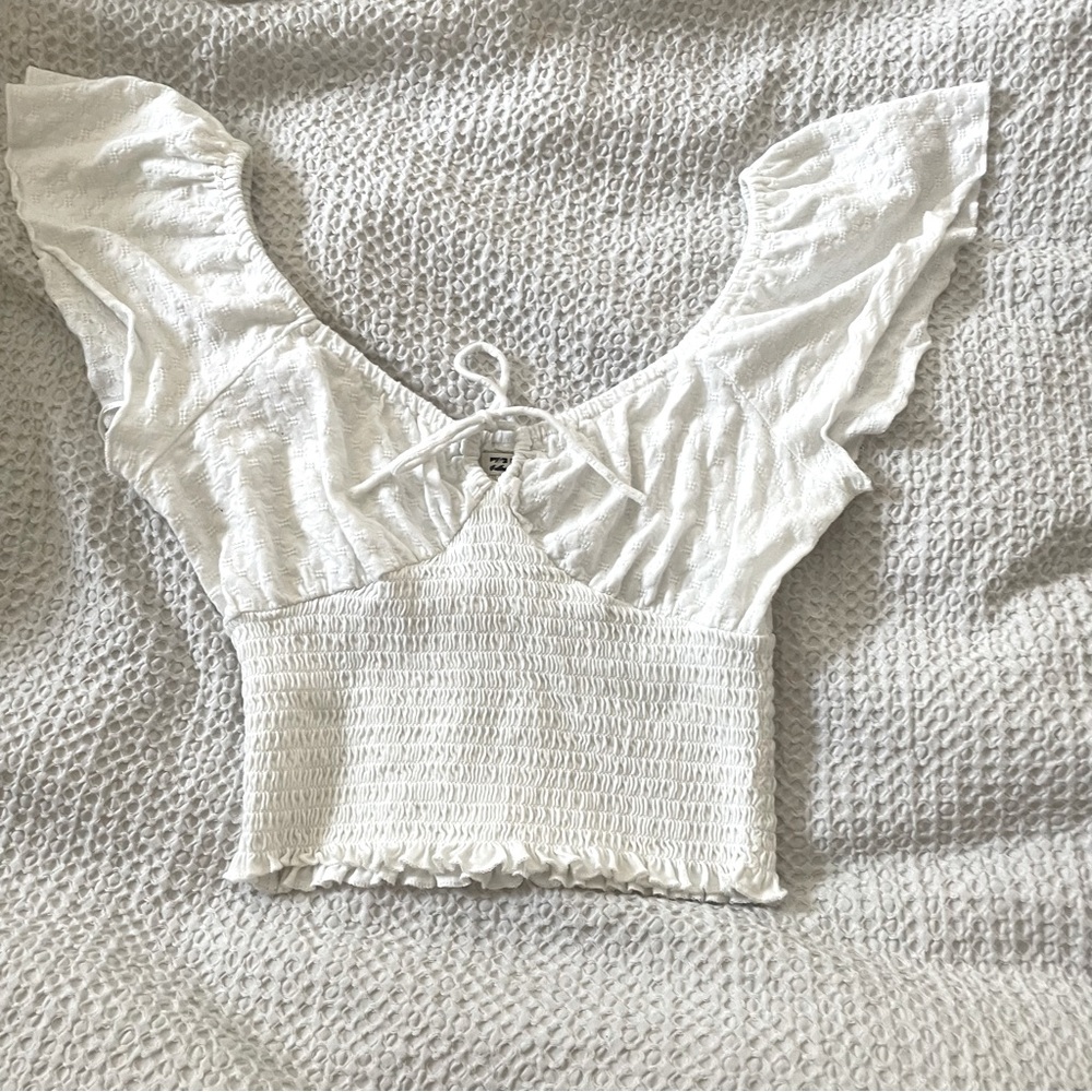 Billabong white crop blouse worn once excellent cond size medium